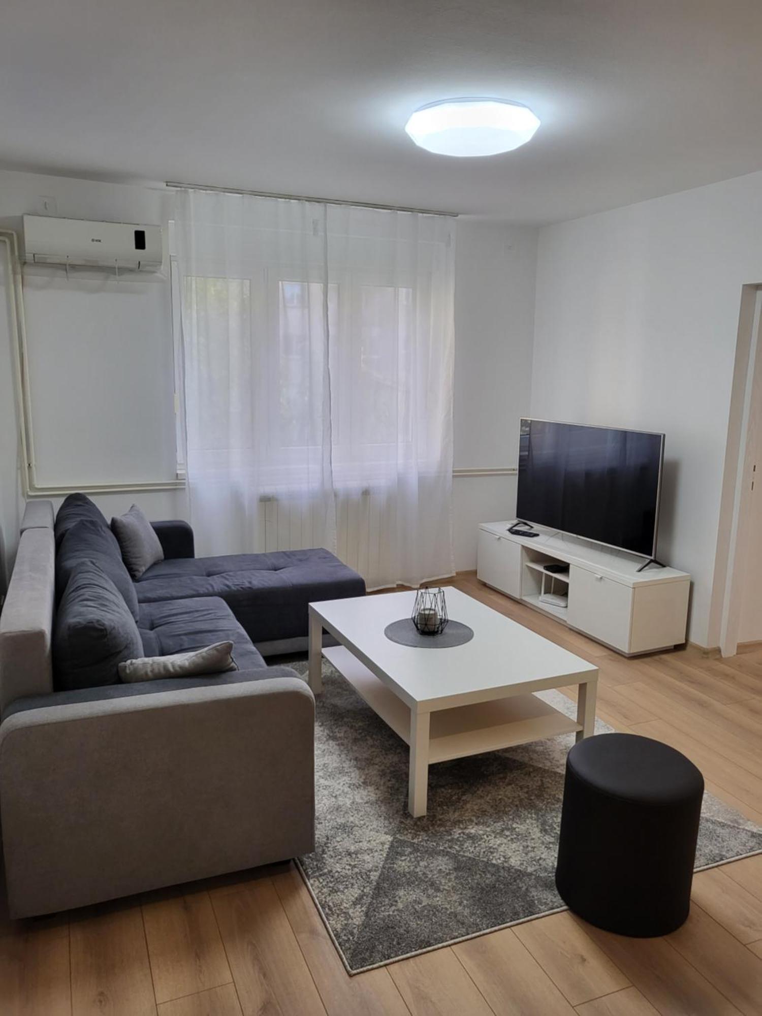 Slavija Lux 2 Bedroom Center * 贝尔格莱德